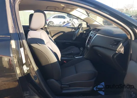 2013 Suzuki Kizashi Se z USA, uszkodzony, nr VIN JS2RE9A36D6100246